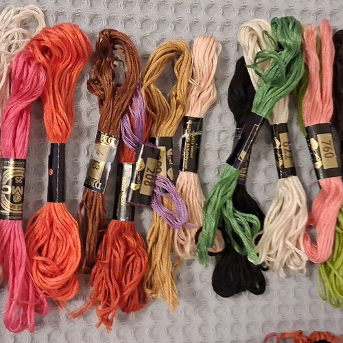 Κλωστές μουλινέ DMC και Cotton Perle μεταχειρισμένες, σετ με 210 χρώματα