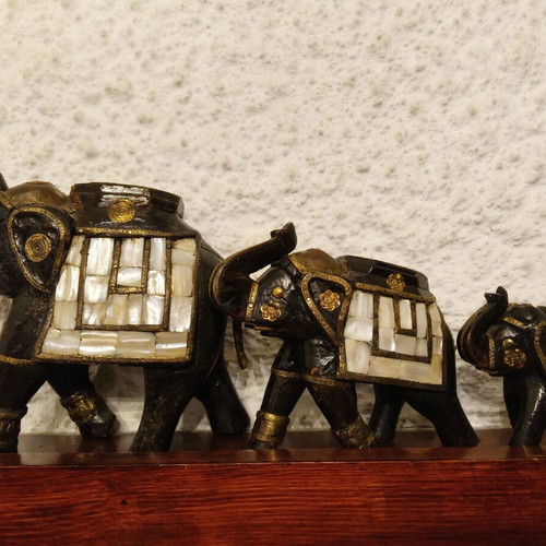 Set of 3 vintage handcrafted wooden elephant decorations with brass and mother-of-pearl inlay