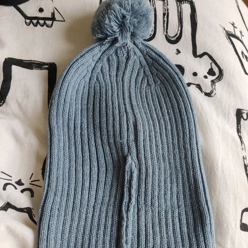 Pull & Bear knit beanie with pom pom used, blue, size S