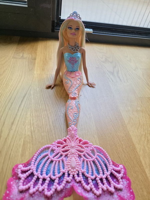 Barbie Color Magic Mermaid Doll 2012 used with accessories