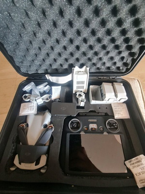 DJI Mini 4 Pro Fly More Combo като нов, професионален комплект дрон