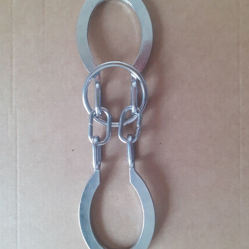 Metal and wooden puzzle like new, set of 2 pieces