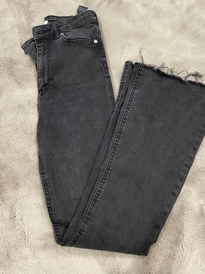 Zara flared jeans like new, black