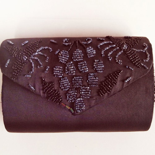 Τσαντάκι clutch μαύρο με χάντρες μεταχειρισμένο