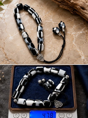 Handmade Komboloi ZA019 in Black and White Resin with Carved Metal