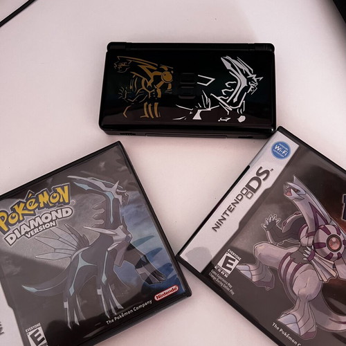 Nintendo DS Lite Pokémon Diamond & Pearl Limited Edition like new with games