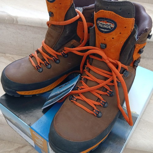 Meindl Island MFS Rock+ hiking boots, brown orange