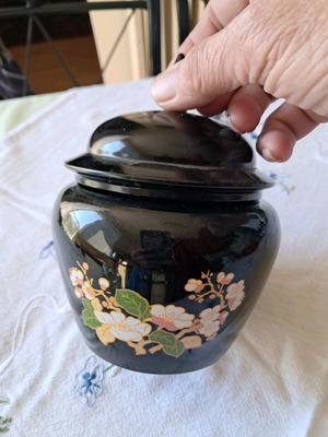 Vintage Avon tea container like new