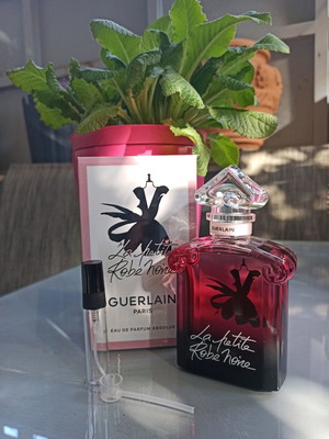 La Petite Robe Noire Eau de Parfum Absolue Guerlain decant like new