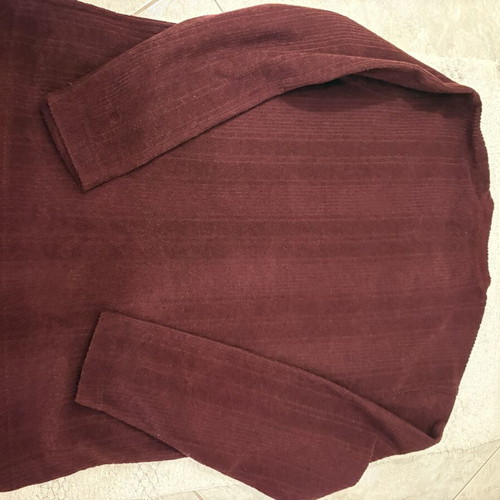 Men's burgundy shirt size L like new, soft warm fabric