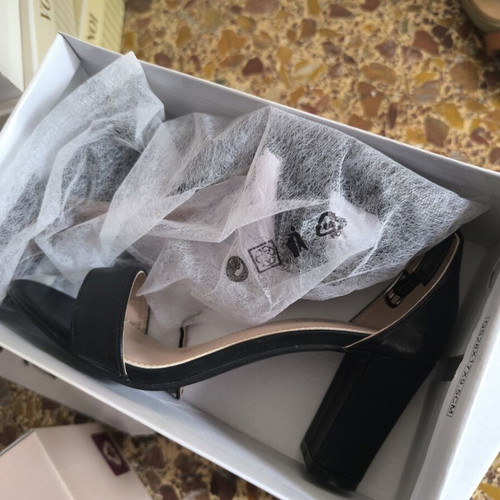 Black platform sandals with block heel, size 39