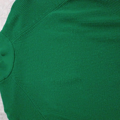 Green pullover used, size L