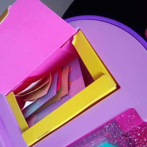 Funlockets secret suitcase used with accessories