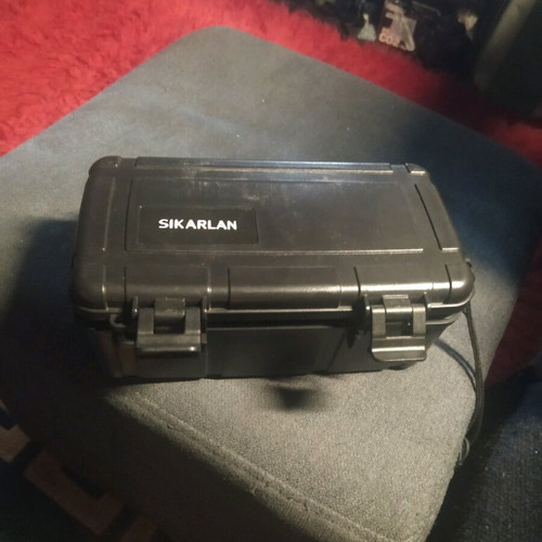 Smoking accessories like new with lighter, ashtray, humidifier and pouch