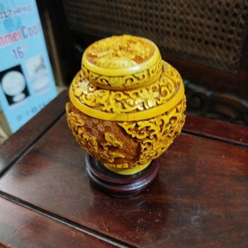 Asian container with lid like new, height 13cm