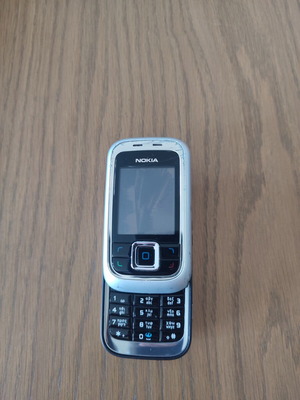 Nokia 6111 mobile phone used, unknown condition, no charger or battery