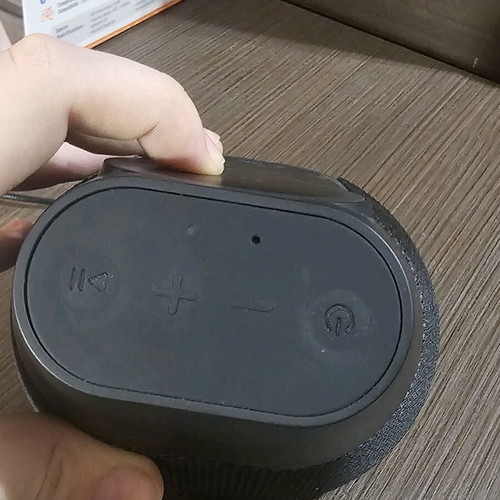 IQ Wave Home Speaker like new, portable Bluetooth