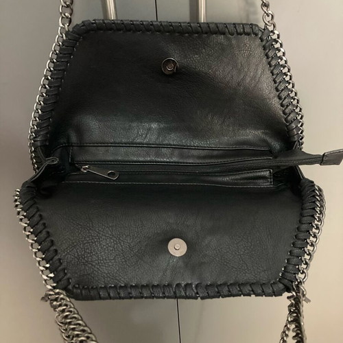 Shoulder bag like new, black with detachable chain