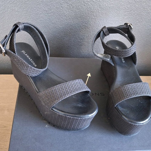 Glamazons women's platform sandals like new, size 38, black
