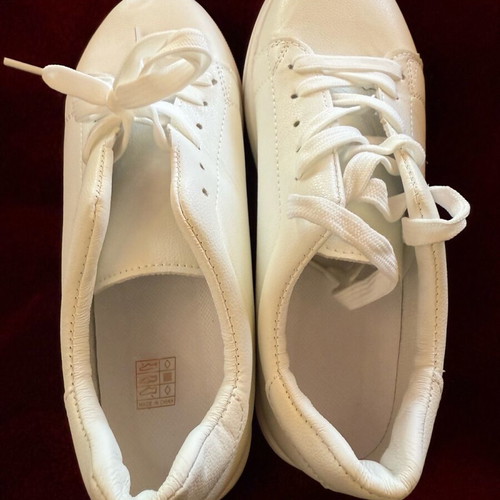 White women's athletic shoes new no name size 39