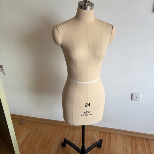 Female Tailor Mannequin Size 84 like new with adjustable stand