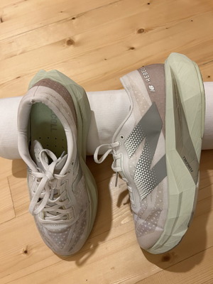 New Balance men's athletic shoes, grey beige, size 45
