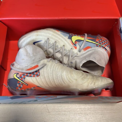 Nike Phantom Luna II Elite Limited Edition Football Boots like new, size 41
