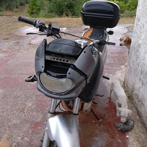 Suzuki XF 650 Freewind motorcycle used for repair or spare parts
