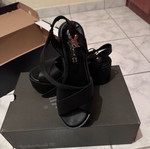 Envie women's black sandal platform size 39 like new