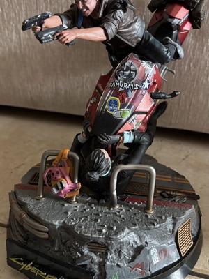 Cyberpunk 2077 Collector’s Edition φιγούρα μεταχειρισμένη για PlayStation 4 και Xbox One