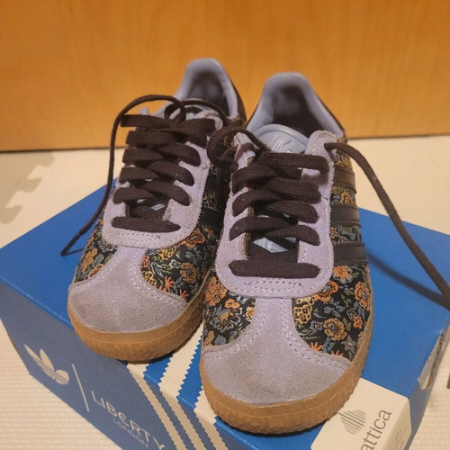 Adidas Gazelle kids shoes like new No 28