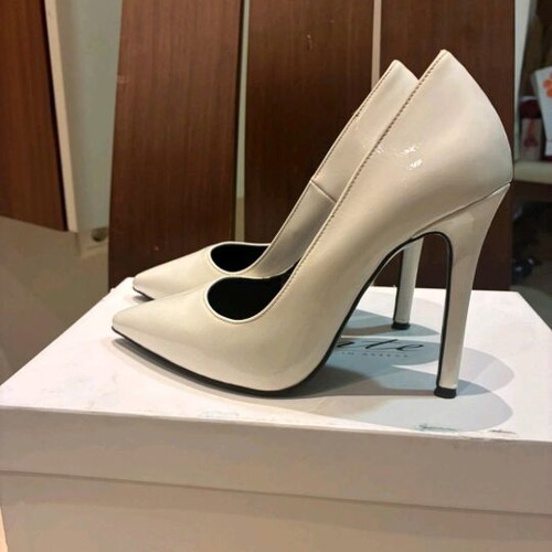 Sante white pumps like new, size 37
