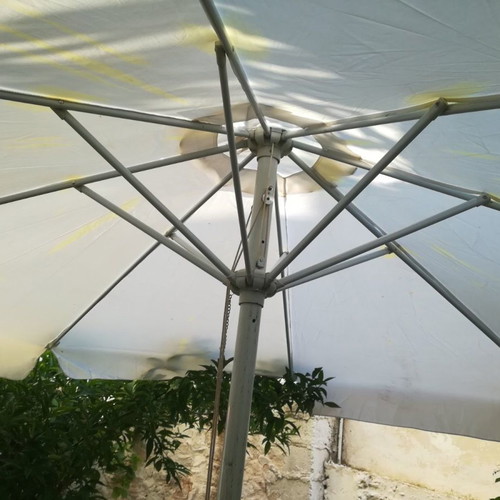 Umbrella used with aluminum pole and base, 2.9m diameter