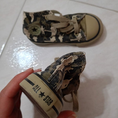 Converse All Star kids' shoes khaki camouflage, like new, size 6