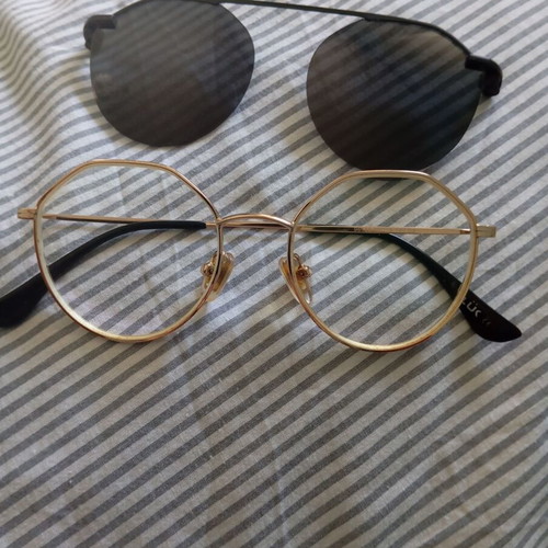 Box Now Unisex Glasses with Magnetic Sun Lenses, like new