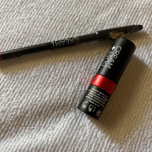 Lipstick and lip liner set, red combo