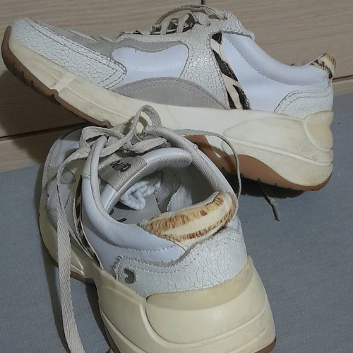 Gioseppo athletic shoes size 37 very good condition