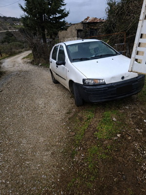 Fiat Punto used, gas, manual, white, recent service