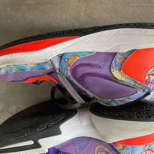 Nike Kyrie Low 5 αθλητικά μεταχειρισμένα, νούμερο 44, πολύχρωμα