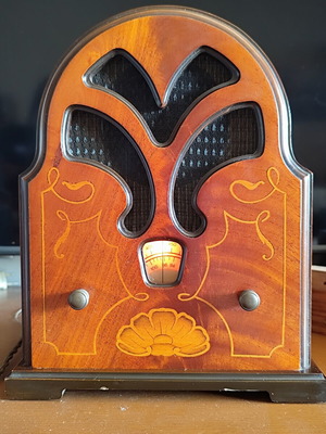 Trans Continents PD 24 vintage ραδιόφωνο, ξύλινο καθεδρικού τύπου Art Deco