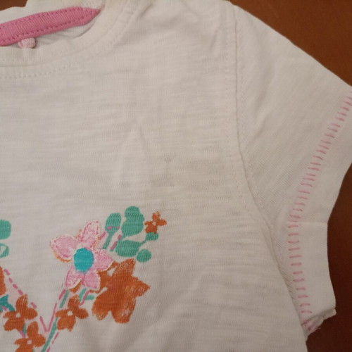 Next White T-shirt "I Love My Mom" Like New, Girls 3-4 Years