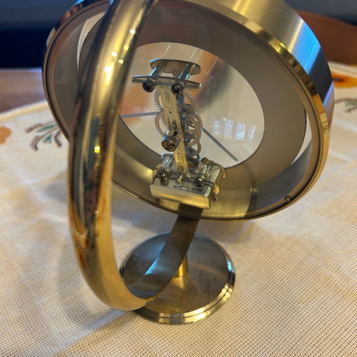 Crystal Europa table clock in excellent condition quartz