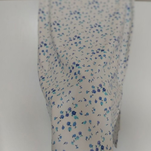 Skirt like new small medium floral white with blue flowers
