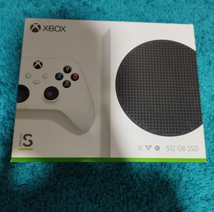 Καινούριο Xbox Series S 512GB  με δύο controllers (Μαύρο και Άσπρο)