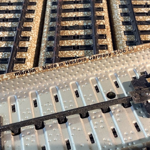 Marklin 5106 rails used, set of 10 straight with cross ties
