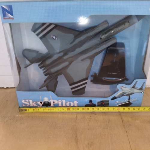 New Ray USAF F-15 Eagle plastic model new