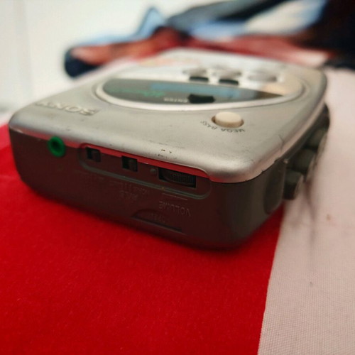Sony Walkman wm-fx244 used with FM radio and headphones