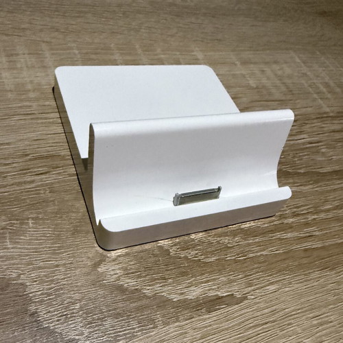 Apple iPad Docking Station 30-Pin charging and audio base