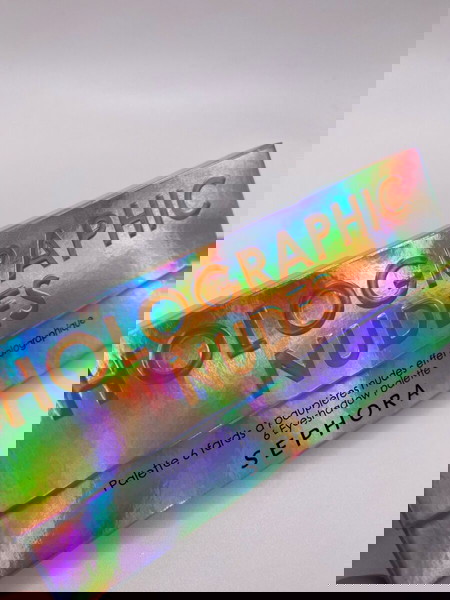 Sephora-Holographic nudes palette