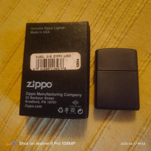 Zippo 218ZL oil lighter black matte classic logo lightly used